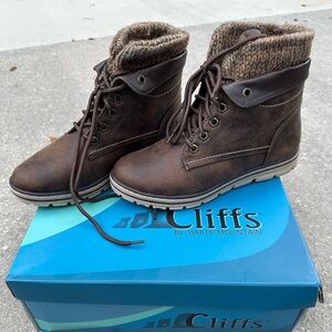 Cliffs by White Mountain Boots